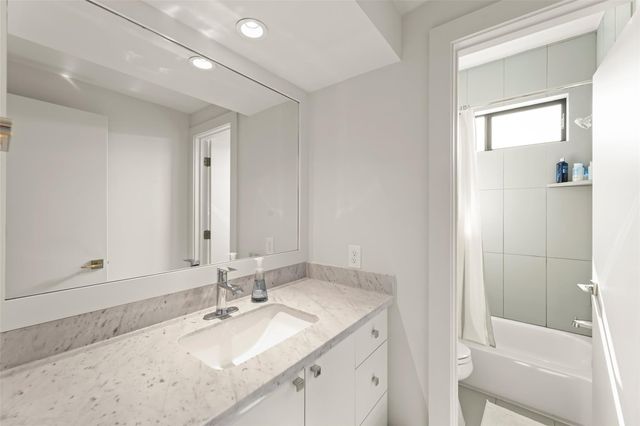 6019 Truro Street, Houston, TX 77007
