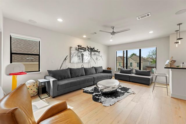 6019 Truro Street, Houston, TX 77007