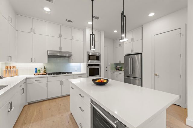 6019 Truro Street, Houston, TX 77007