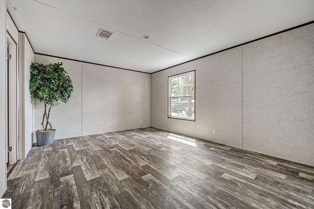 8916 NW Valley, Rapid City, MI 49676