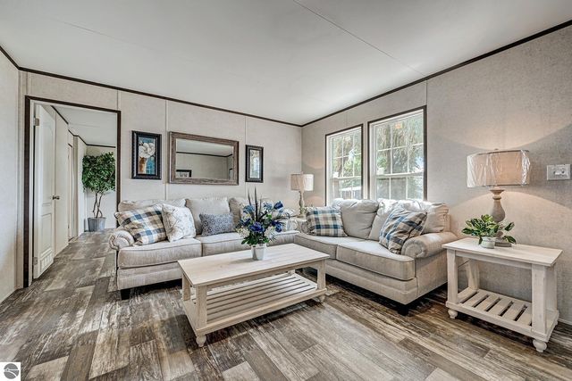 8916 NW Valley, Rapid City, MI 49676