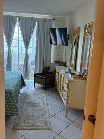 18555 NE 14th Ave 517, Miami, FL 33179