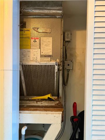 18555 NE 14th Ave 517, Miami, FL 33179