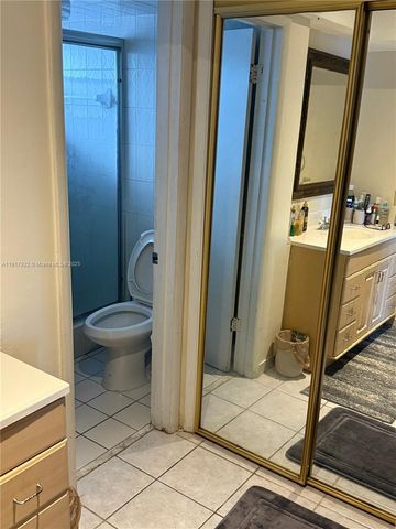 18555 NE 14th Ave 517, Miami, FL 33179