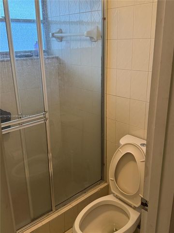 18555 NE 14th Ave 517, Miami, FL 33179