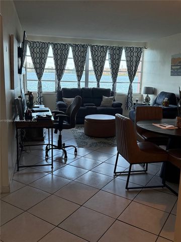 18555 NE 14th Ave 517, Miami, FL 33179