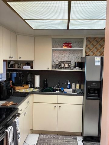 18555 NE 14th Ave 517, Miami, FL 33179