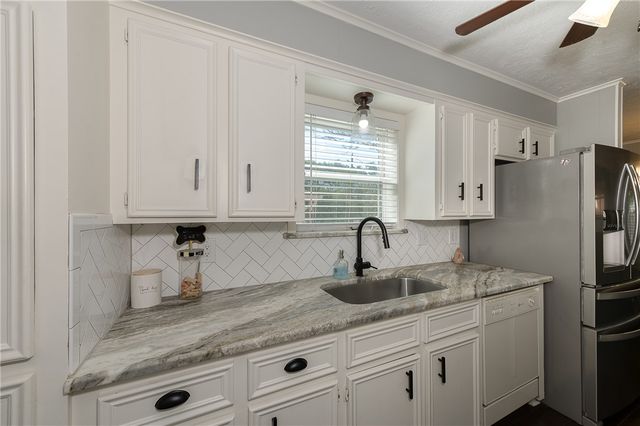 2904 River Oaks, Bryan, TX 77802