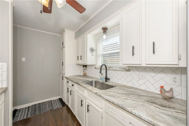 2904 River Oaks, Bryan, TX 77802