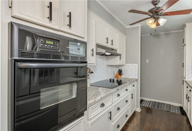 2904 River Oaks, Bryan, TX 77802