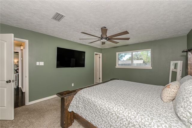 2904 River Oaks, Bryan, TX 77802