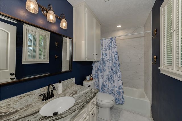 2904 River Oaks, Bryan, TX 77802