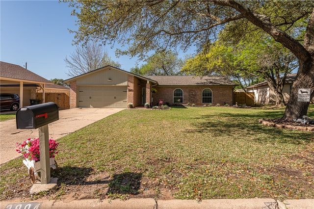 2904 River Oaks, Bryan, TX 77802