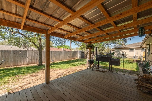 2904 River Oaks, Bryan, TX 77802