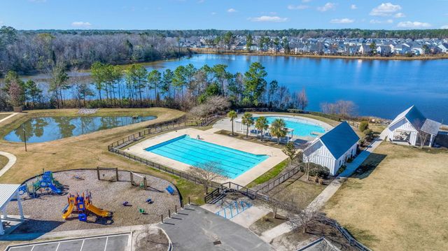 472 Foxbank Plantation Boulevard, Moncks Corner, SC 29461