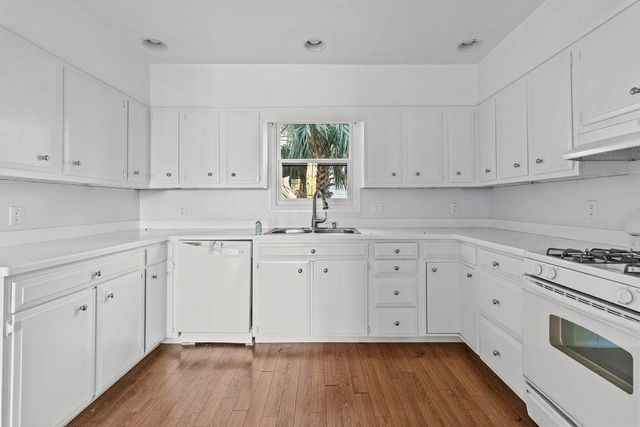 2707 57th Street, Galveston, TX 77551