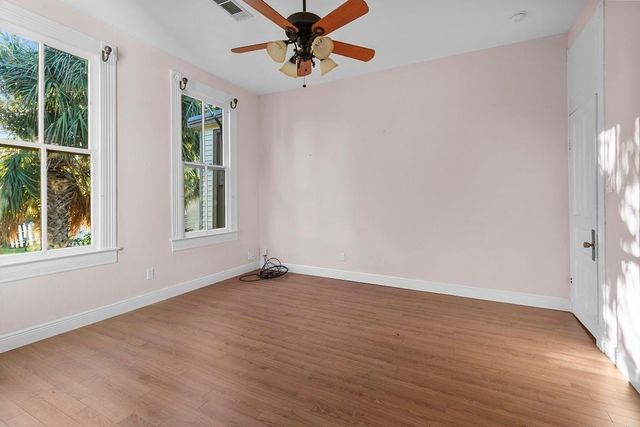 2707 57th Street, Galveston, TX 77551