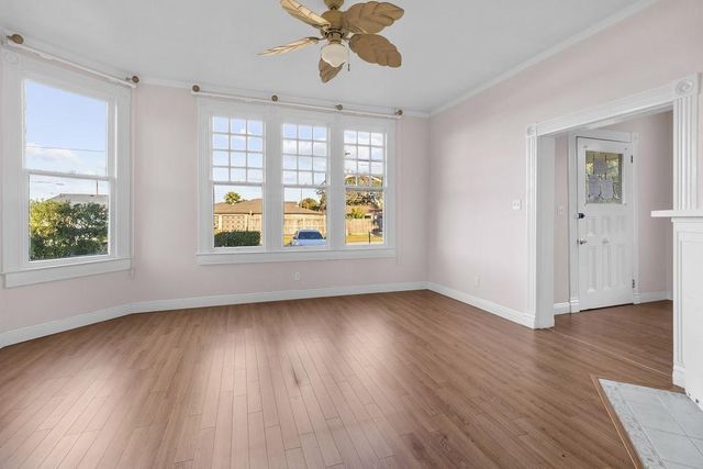 2707 57th Street, Galveston, TX 77551