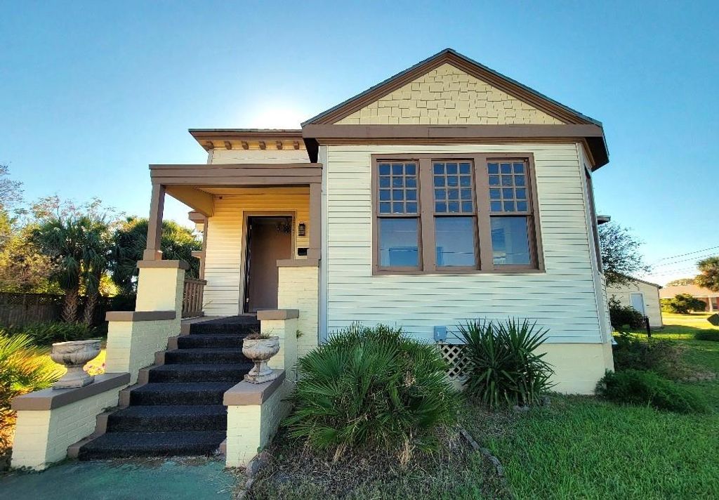 2707 57th Street, Galveston, TX 77551