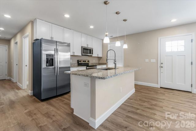 127 Hawthorne Drive, Brevard, NC 28712