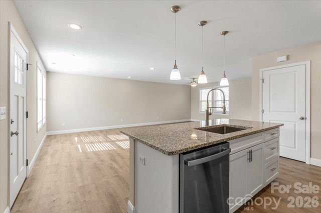 127 Hawthorne Drive, Brevard, NC 28712