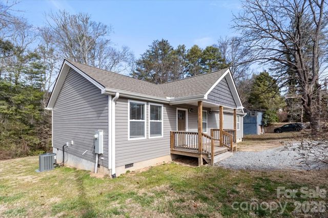 127 Hawthorne Drive, Brevard, NC 28712