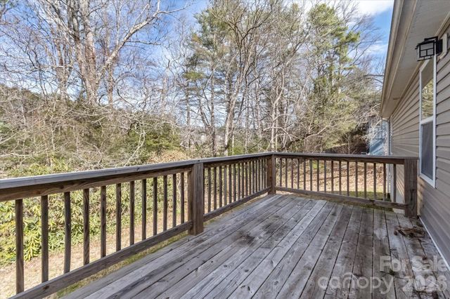 127 Hawthorne Drive, Brevard, NC 28712