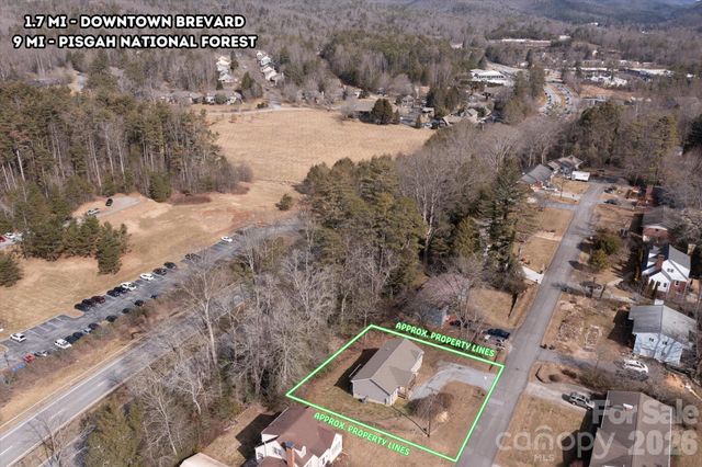 127 Hawthorne Drive, Brevard, NC 28712