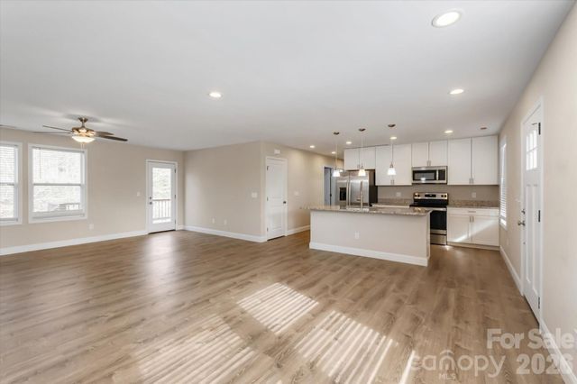 127 Hawthorne Drive, Brevard, NC 28712