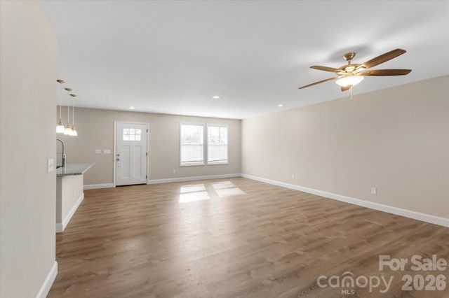 127 Hawthorne Drive, Brevard, NC 28712