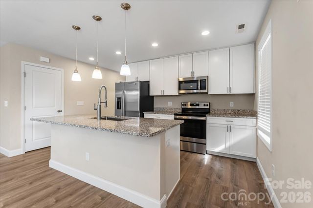 127 Hawthorne Drive, Brevard, NC 28712