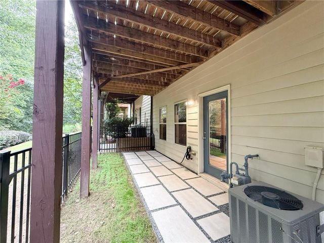 2154 W Village Lane, Smyrna, GA 30080