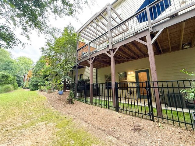 2154 W Village Lane, Smyrna, GA 30080