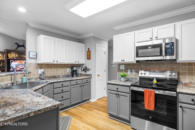 7123 La Christa Way, Knoxville, TN 37921