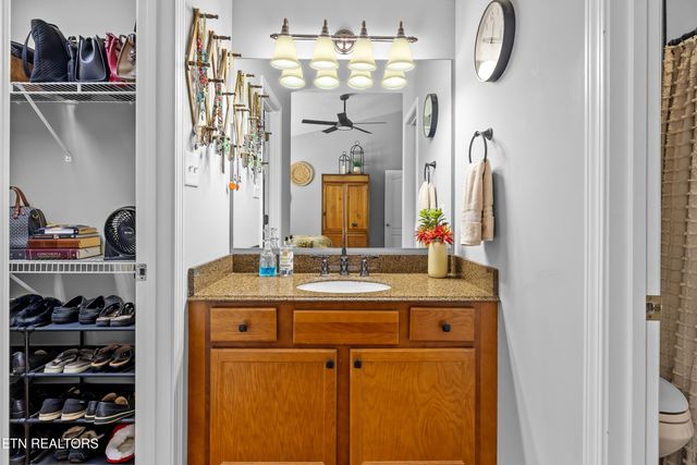 7123 La Christa Way, Knoxville, TN 37921