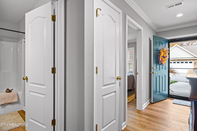 7123 La Christa Way, Knoxville, TN 37921