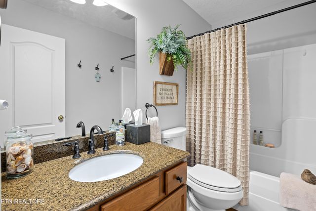 7123 La Christa Way, Knoxville, TN 37921