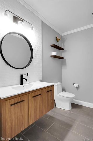 43088 W Kirkwood Drive, Clinton Township, MI 48038