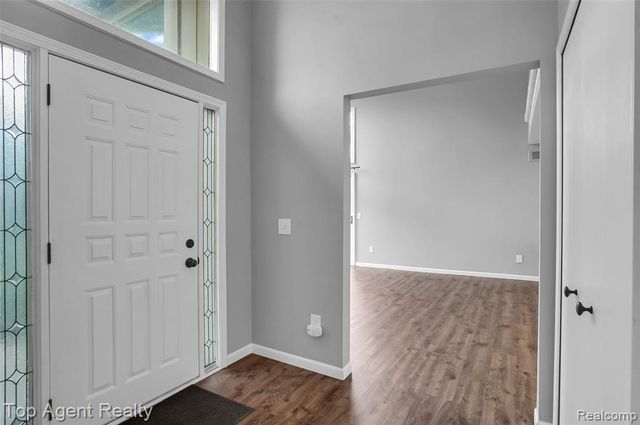 43088 W Kirkwood Drive, Clinton Township, MI 48038