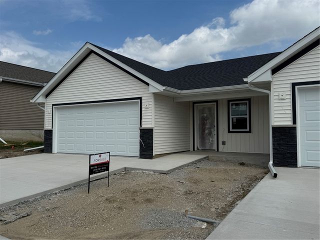 7112 Waterview Drive, Cedar Rapids, IA 52404