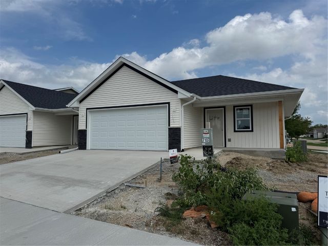 7112 Waterview Drive, Cedar Rapids, IA 52404