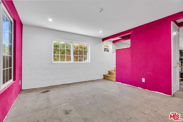 281 E AVENUE 33, Los Angeles, CA 90031