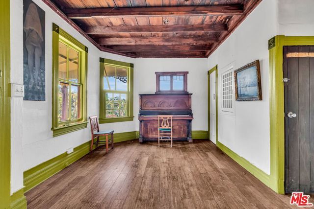 281 E AVENUE 33, Los Angeles, CA 90031