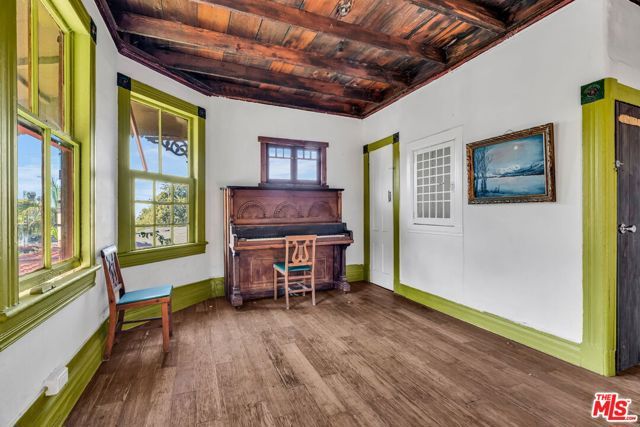 281 E AVENUE 33, Los Angeles, CA 90031