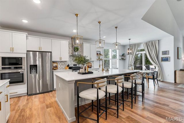 854 Nardin Drive, Chesterfield, MO 63017