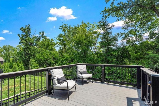 854 Nardin Drive, Chesterfield, MO 63017
