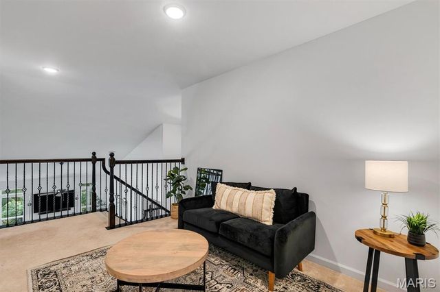 854 Nardin Drive, Chesterfield, MO 63017