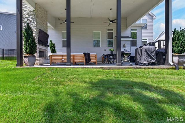 854 Nardin Drive, Chesterfield, MO 63017