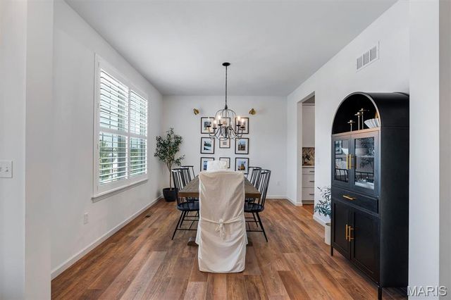 854 Nardin Drive, Chesterfield, MO 63017