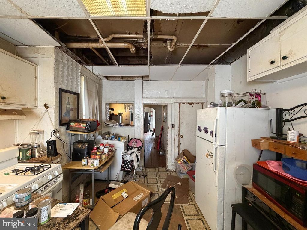 Image 11 of property listing at 421 E 28TH ST, Baltimore, MD 21218